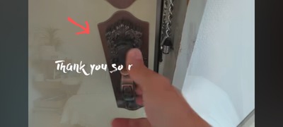 【速報】ウイグル動画で音信不通の日本YouTuberが動画投稿「日本に帰ってきた」→日本風の部屋は不自然な中国要素、中国当局拘束等には一切触れず、顔にアザ G1SRyOfaEAARgPw