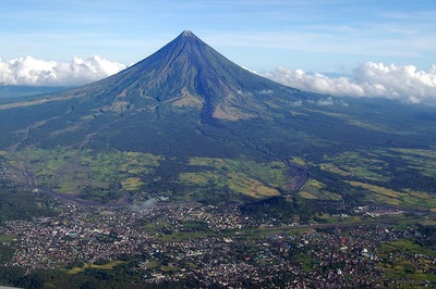 1280px-Mt._Mayon_aerial_photo