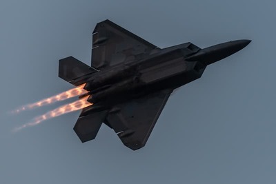 f-22-04