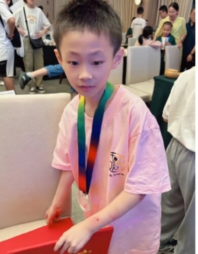 【速報】中国で「囲碁の神童(9才)」飛び降り自殺 父親が試合に負けるたびに暴行していたことが発覚 【速報】中国で「囲碁の神童(9才)」飛び降り自殺 父親が試合に負けるたびに暴行していたことが発覚