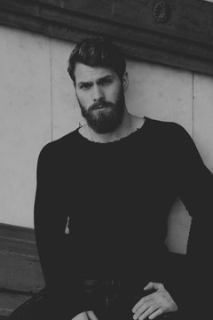 緑、男性の写真、男性の身だしなみ、Pinterest用グラフィック