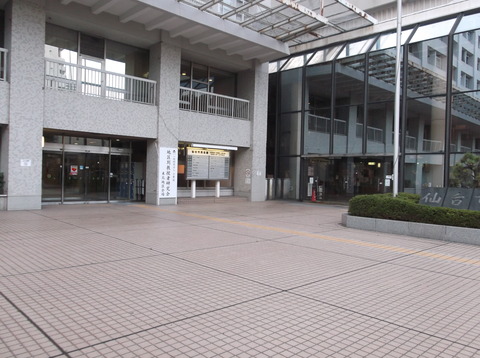 市民会館入り口