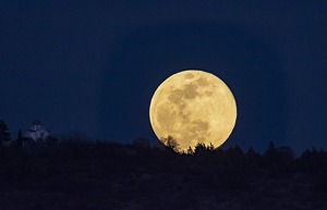 moon-4511707_1280