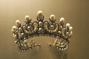 crown-1049927__340
