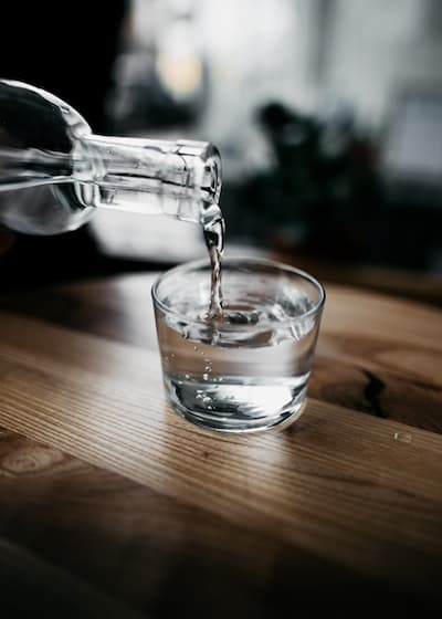 水