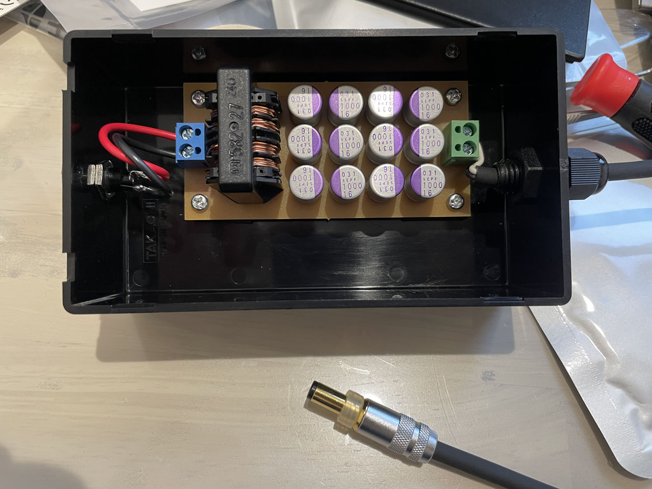 強力 オーディオ用にスイッチング電源acアダプターノイズクリーナーを作ってみた Salaryman C3 強力 オーディオ用にスイッチング電源acアダプターノイズクリーナーを作ってみた Salaryman C3