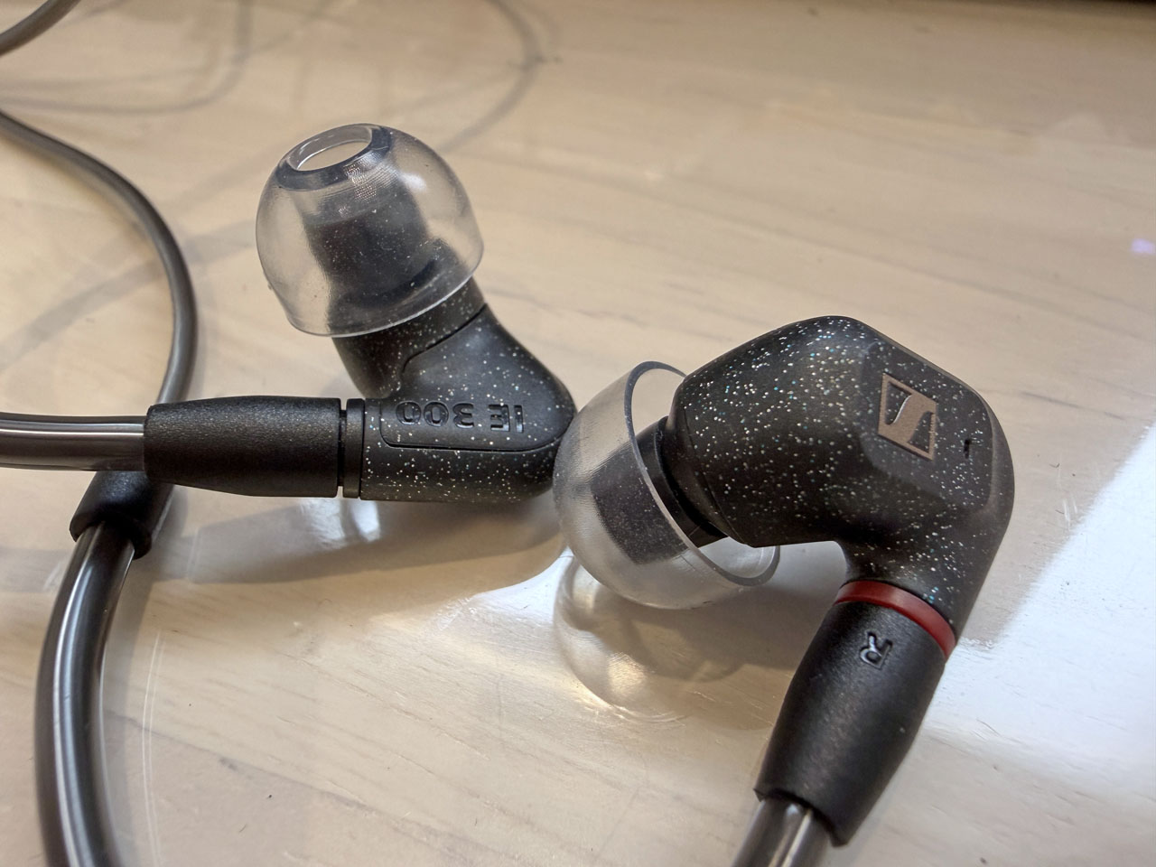 IE300 SENNHEISER ゼンハイザー イヤホン 本体と3.5mm、サードパーティ