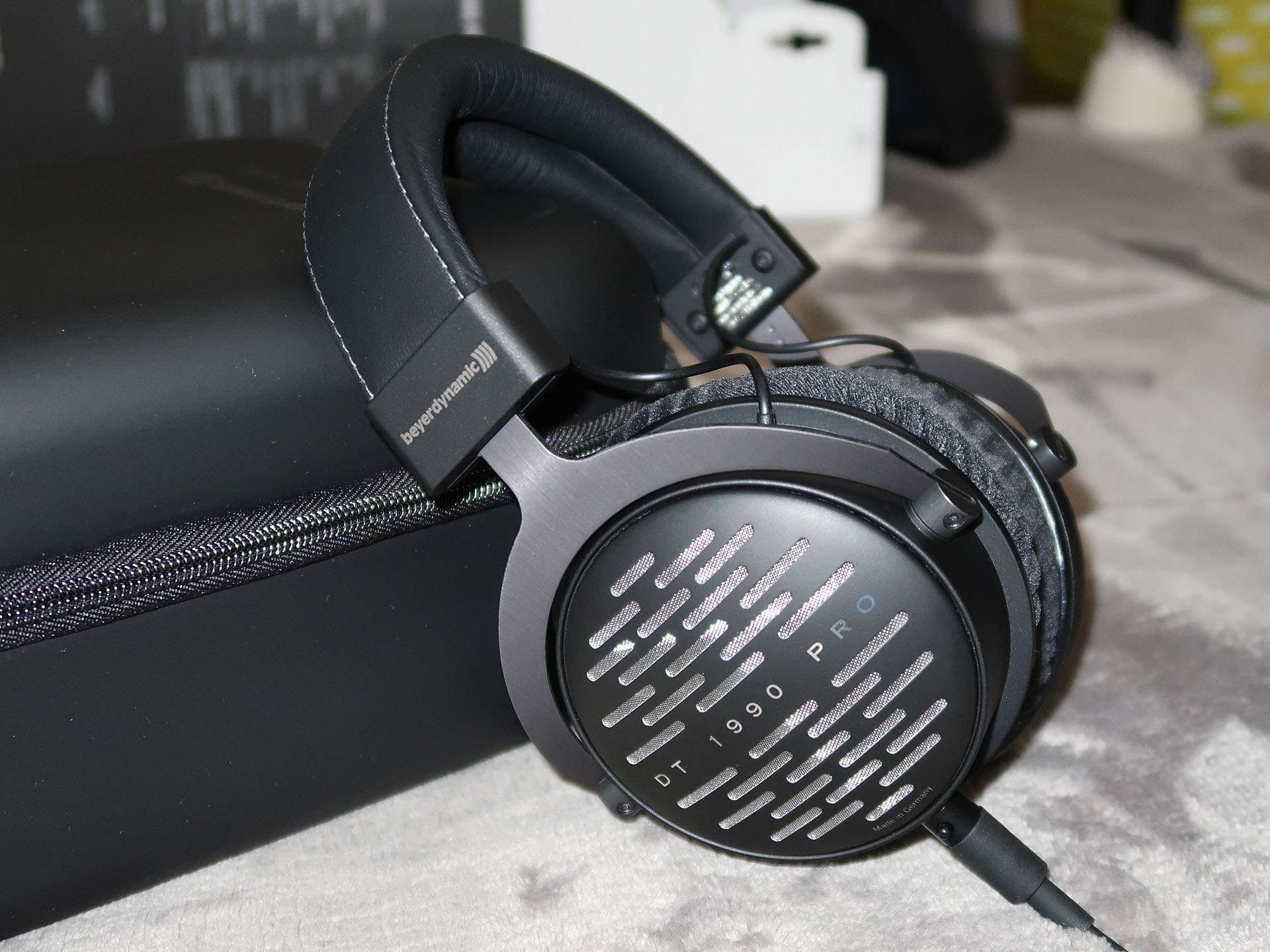 beyerdynamic DT 1990 PRO : Salaryman C3 beyerdynamic DT 1990 PRO : Salaryman C3
