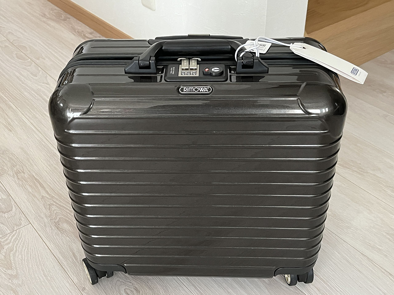 RIMOWA 難かっ リモワ・Salsa サルサ・25L/2輪 ビジネス RIMOWA 難かっ リモワ・Salsa サルサ・25L/2輪 ビジネス