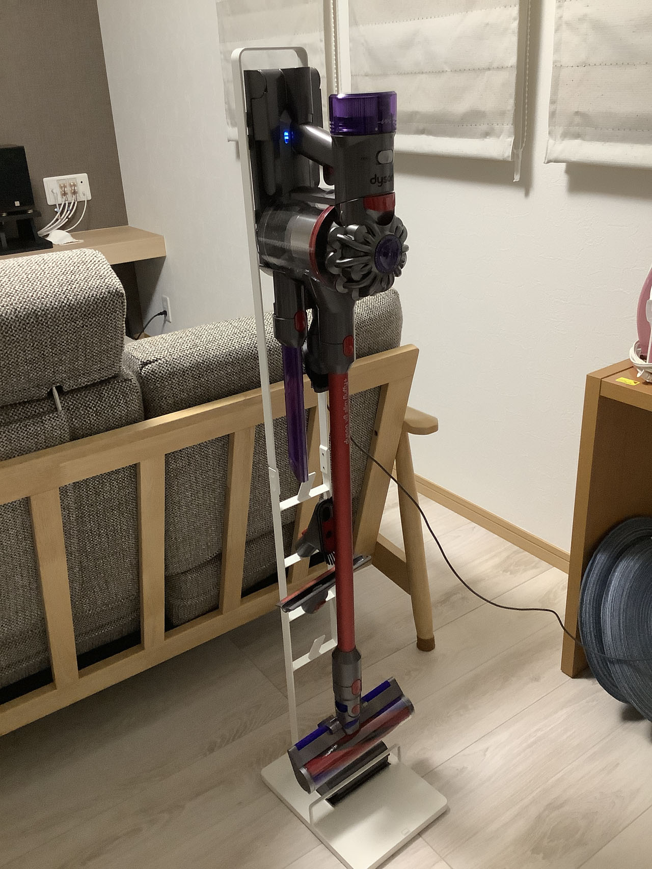 Dyson V8 Slim Fluffy Salaryman C3