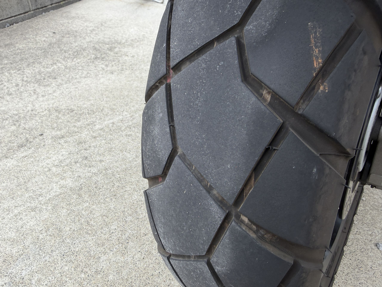 X-ADV RH21のタイヤ交換をした話 : Salaryman C3