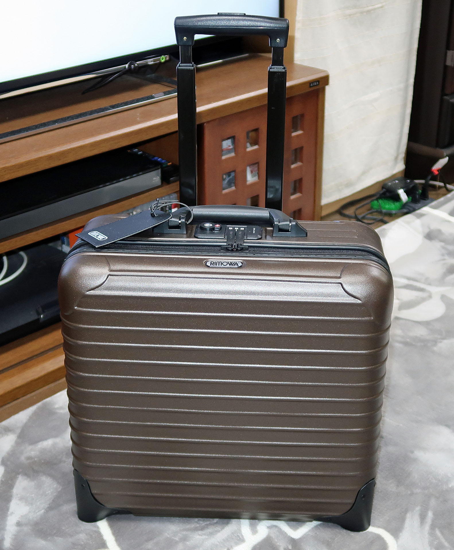 RIMOWAリモワ サルサ23L ビジネストローリー機内持ち込み マット