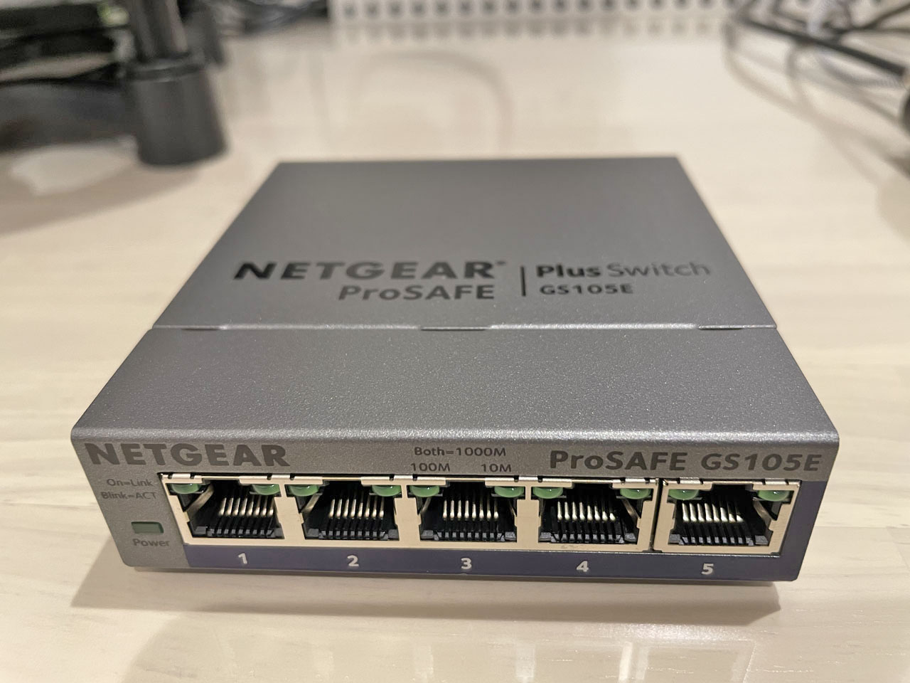 新品未開封2ケセットNETGEAR GS105E 5ポートスイッチ 2ヶセット新品未開封NETGEAR GS105E 5ポート スイッチングハブ