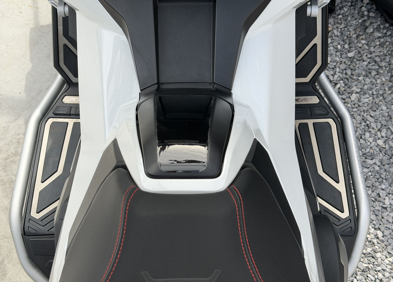 【ホンダX-ADV純正用品】フロアパネル【全年式対応】 ホンダ X-ADV(RH21.RH10.RC95) 用 ホンダ純正フロアパネル 08F70-MKH