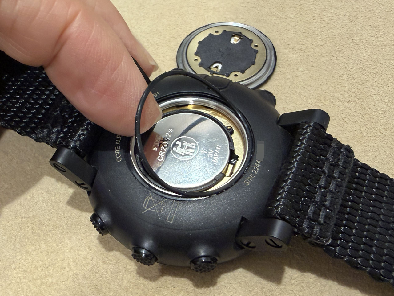 SUUNTO コア ブラック ベルト付き 電池なし SUUNTO CORE 腕時計 スント箱・交換ベルト付き・電池 スントコア　ブラック　電池ベルト交換済