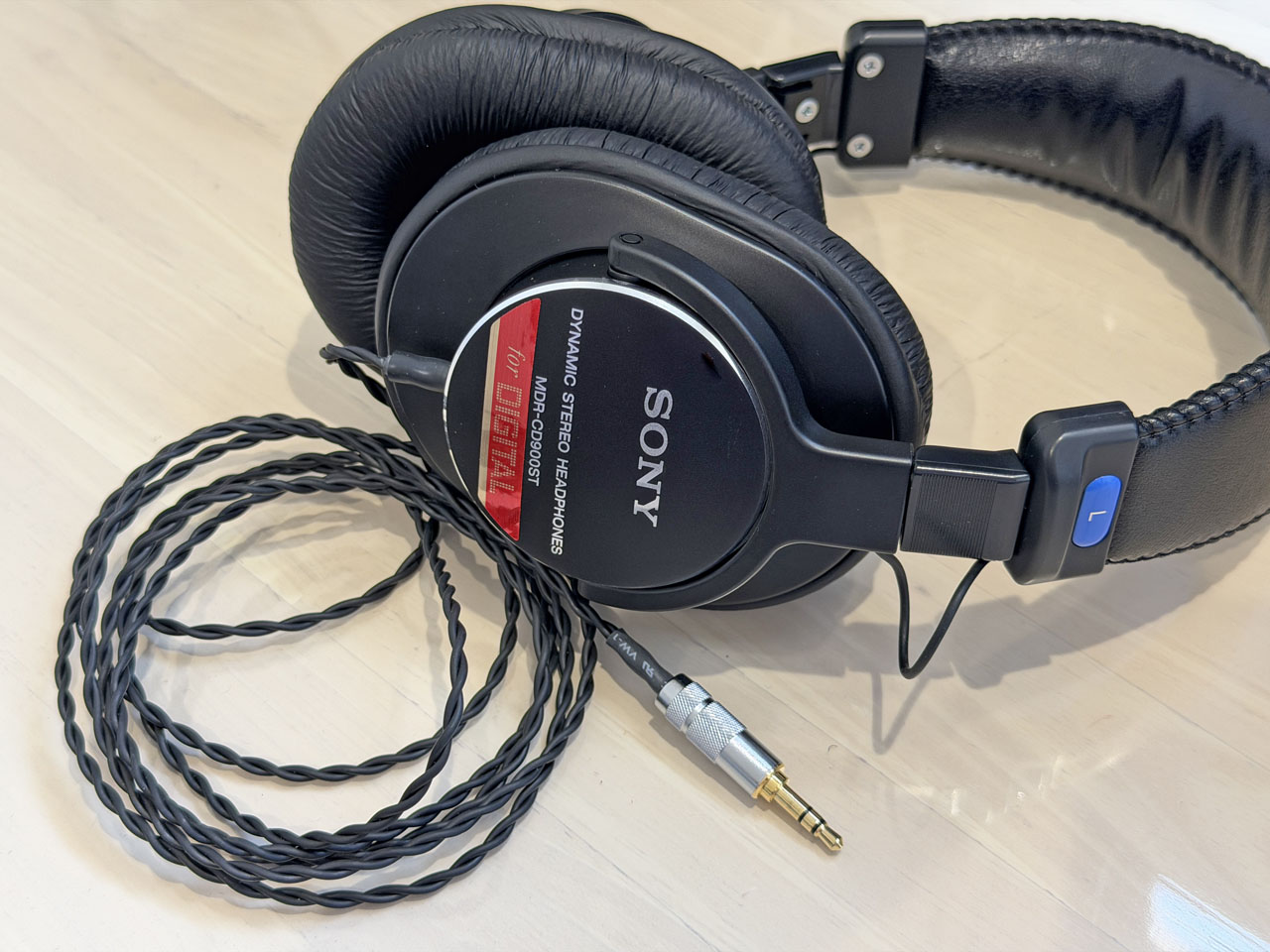 ソニーMDR-CD900STの改造プラグを3.5mm3極に戻した : Salaryman C3