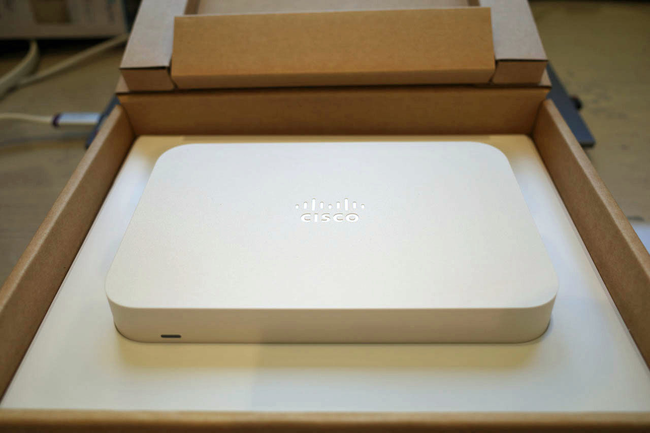 Cisco Meraki Go セキュリティゲートウェイ - PC周辺機器