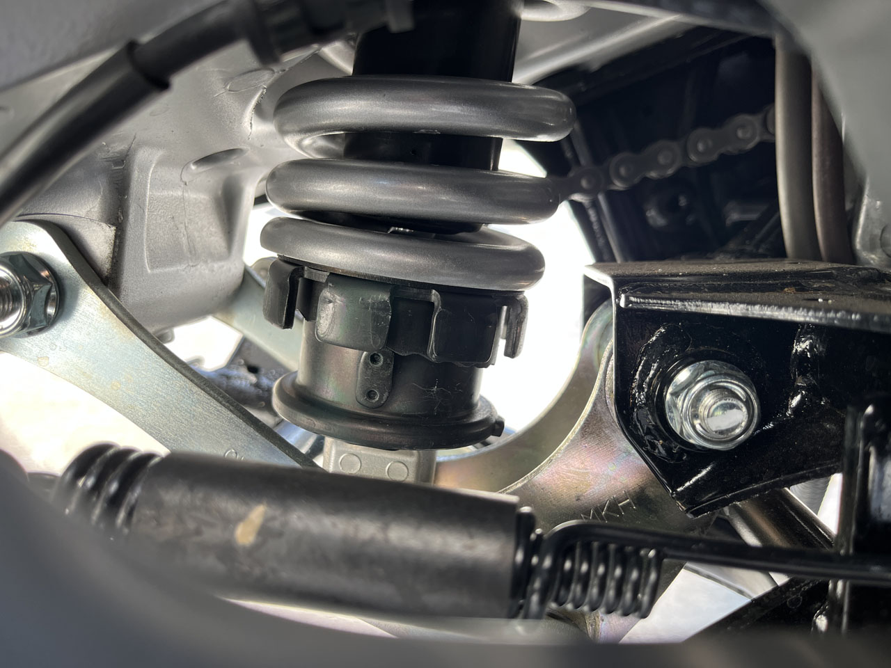 ホンダ X-ADV リアサスのプリロード調整 : Salaryman C3