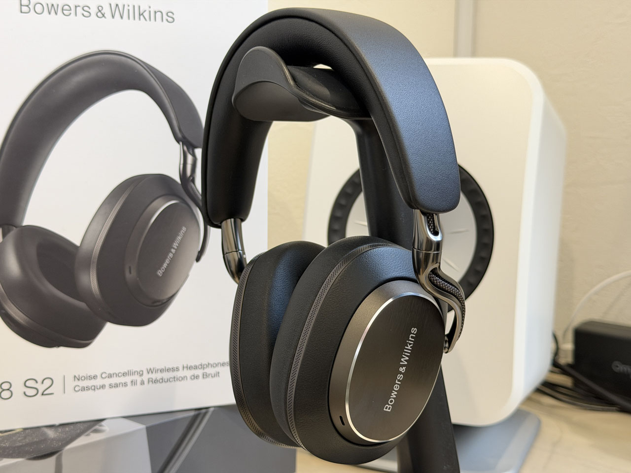 Bowers ＆ Wilkins Px8 S2を聴いてみる : Salaryman C3