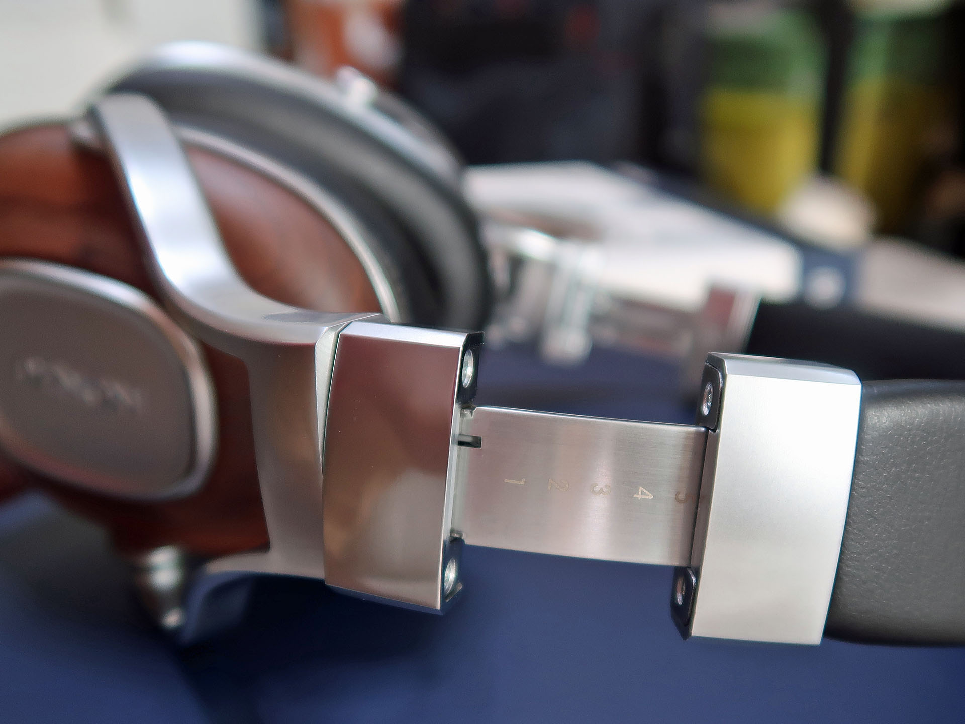 DENON AH-MM400 : Salaryman C3 DENON AH-MM400 : Salaryman C3