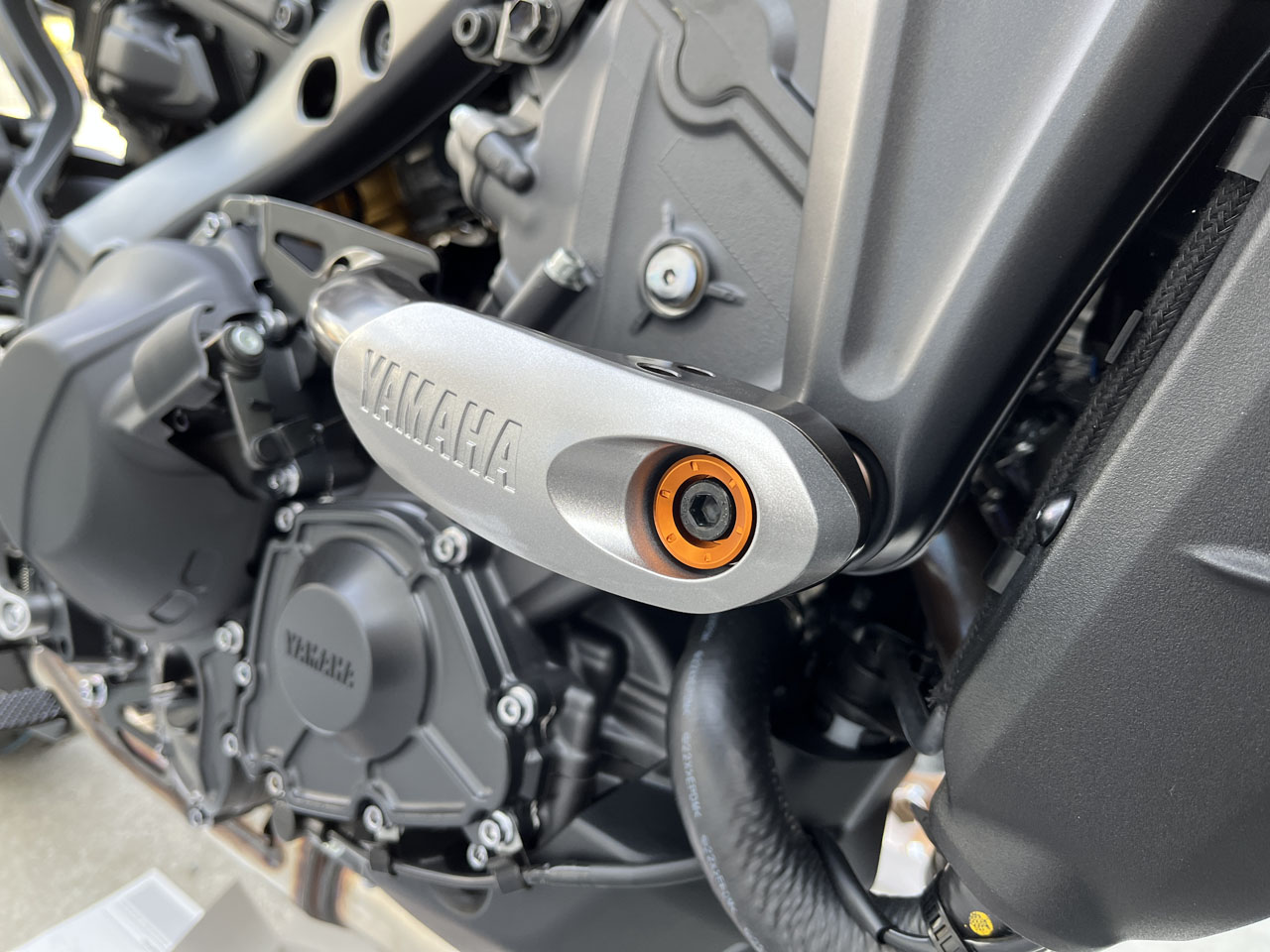 MT-09 SP 純正 ワイズギア サイドプロテクター エンジンガード 美品