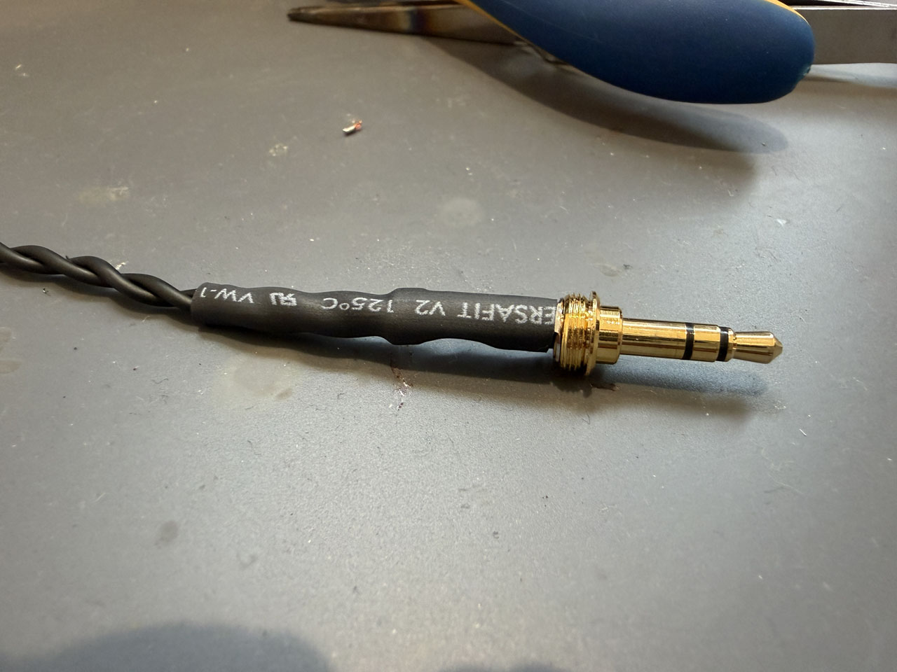 ソニーMDR-CD900STの改造プラグを3.5mm3極に戻した : Salaryman C3