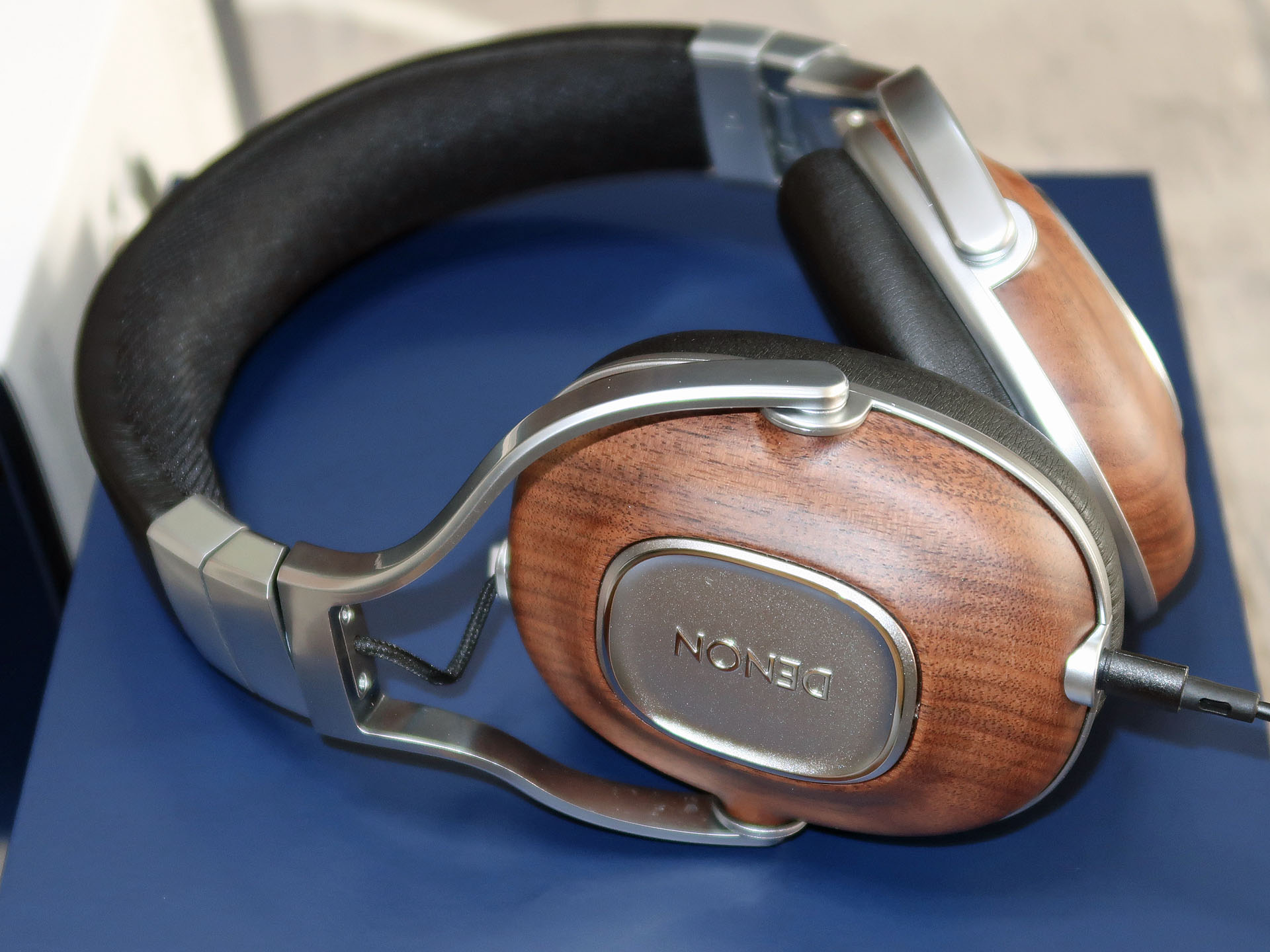 DENON AH-MM400 : Salaryman C3 DENON AH-MM400 : Salaryman C3