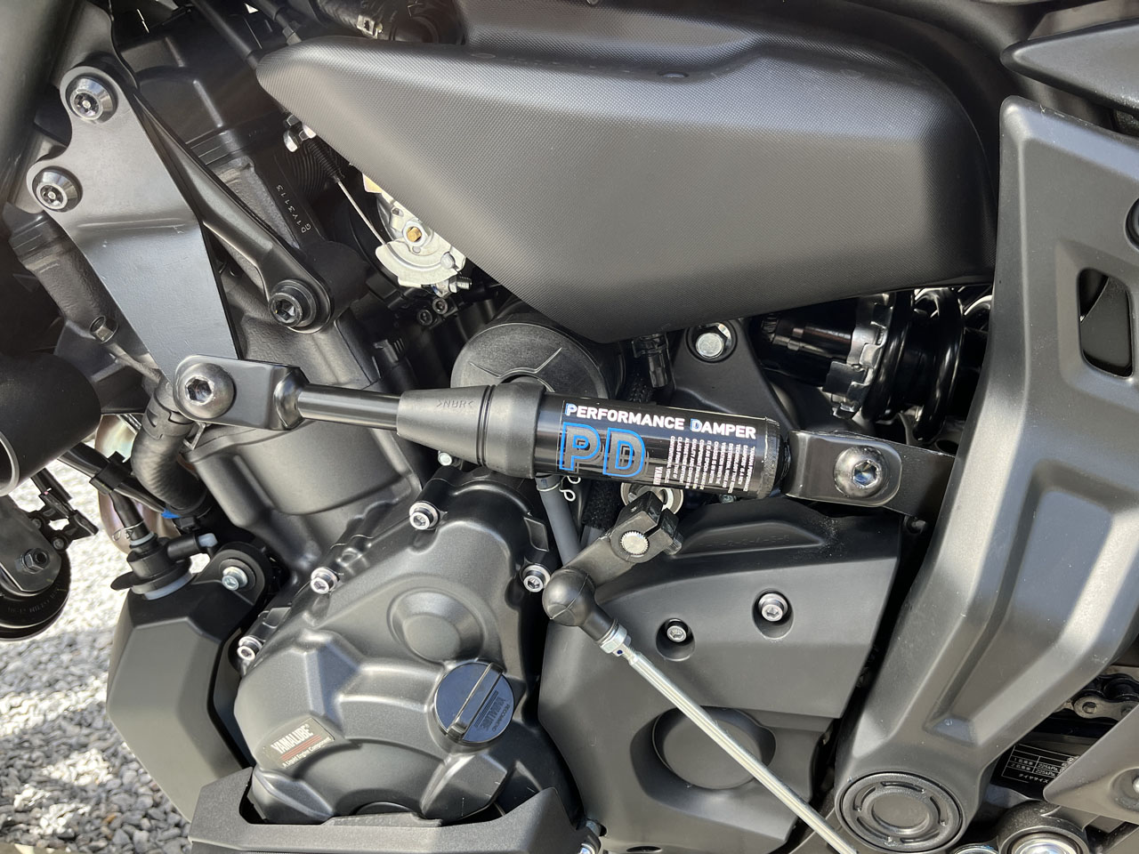 YAMAHA MT-07 白/オレ 車検残R7/12月 エンジン始動動画 名変で