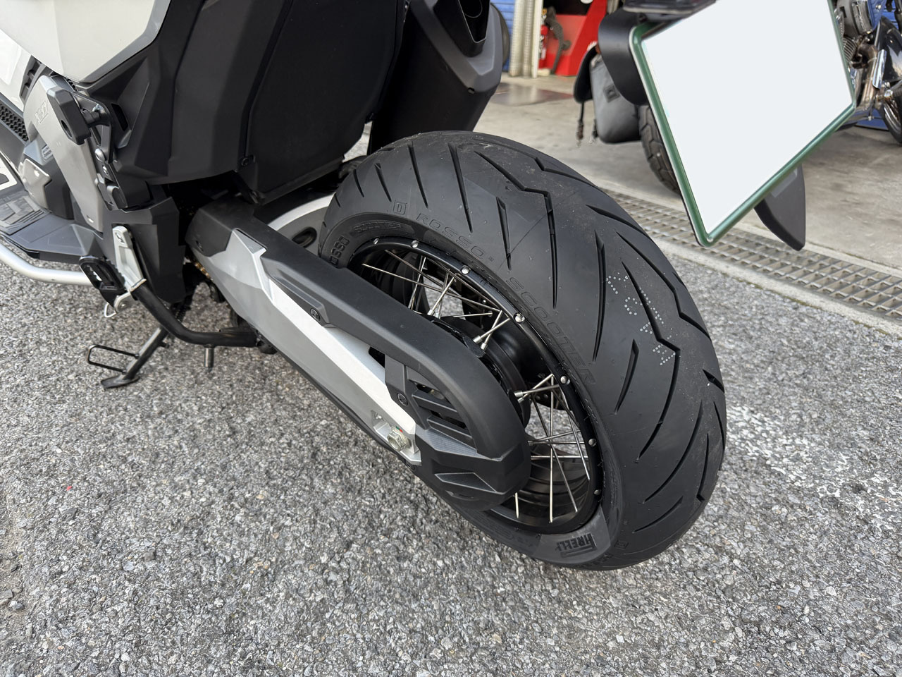 X-ADV RH21のタイヤ交換をした話 : Salaryman C3