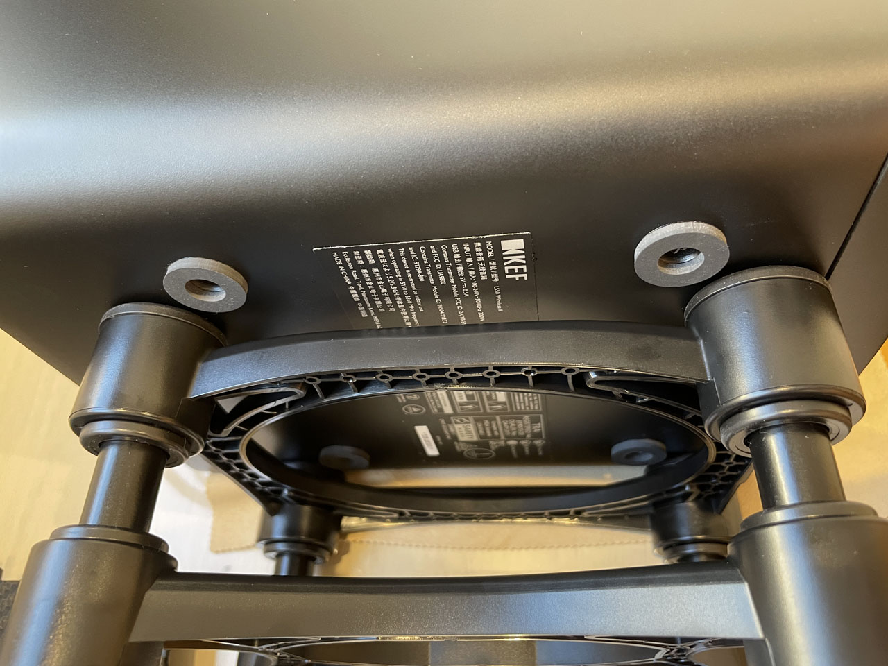 IsoAcoustics ISO-155 スピーカースタンド IsoAcoustics - ISO-155 Isolation Speaker Stands (Pair