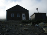 十勝岳避難小屋1
