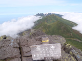 �山��