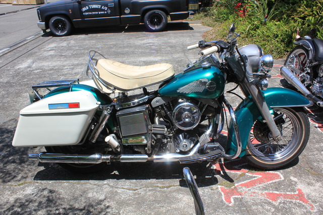 ショベルFLHソロシート