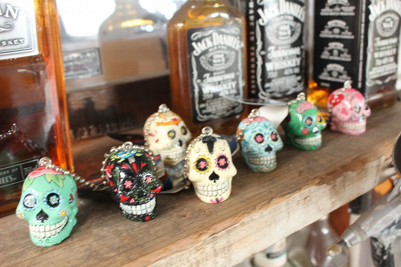 並行輸入品 メキシカンシュガースカル カクタスと花が壁紙に描かれています The Day Of The Dead 模様入りレザーリストバンドスト Keser No