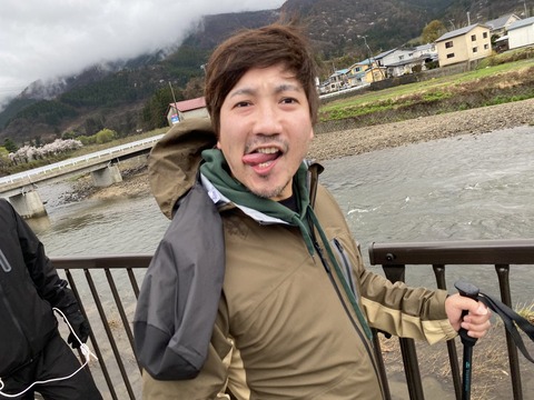 【悲報】最新のウメハラさん、完全にコラ画像みたいになる