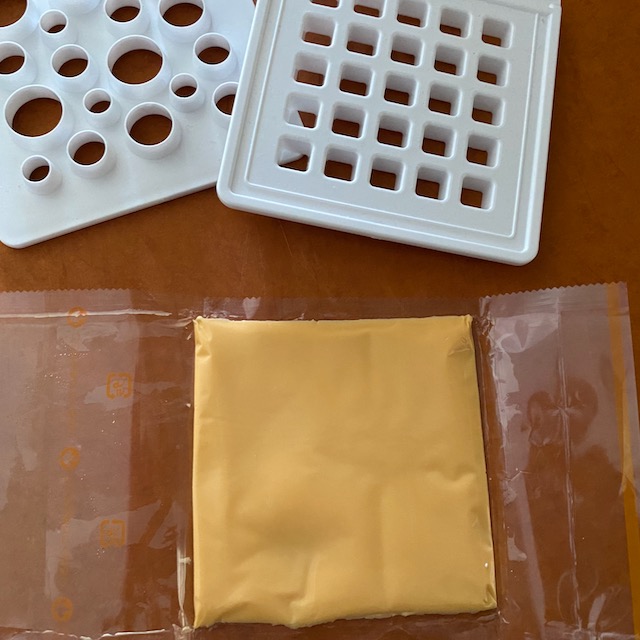 ダイソーの のせチーズ抜き型 でドットなチーズハンバーグ弁当 ローマのおいしい生活in東京 Powered By ライブドアブログ