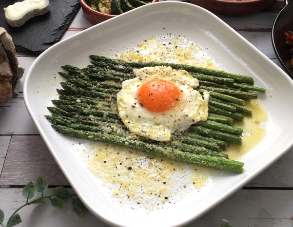 アスパラガスのビスマルク風 ローマのおいしい生活in東京 Powered By ライブドアブログ