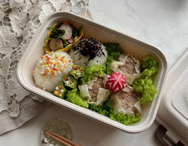 手作りシュウマイとコロコロおにぎりで本日の夫弁当 とダイソーのソフトふりかけ ローマのおいしい生活in東京 Powered By ライブドアブログ
