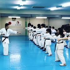 ４月７日の稽古 正拳突きは肩を出すか 腰を入れるか 中年空手百条委員会