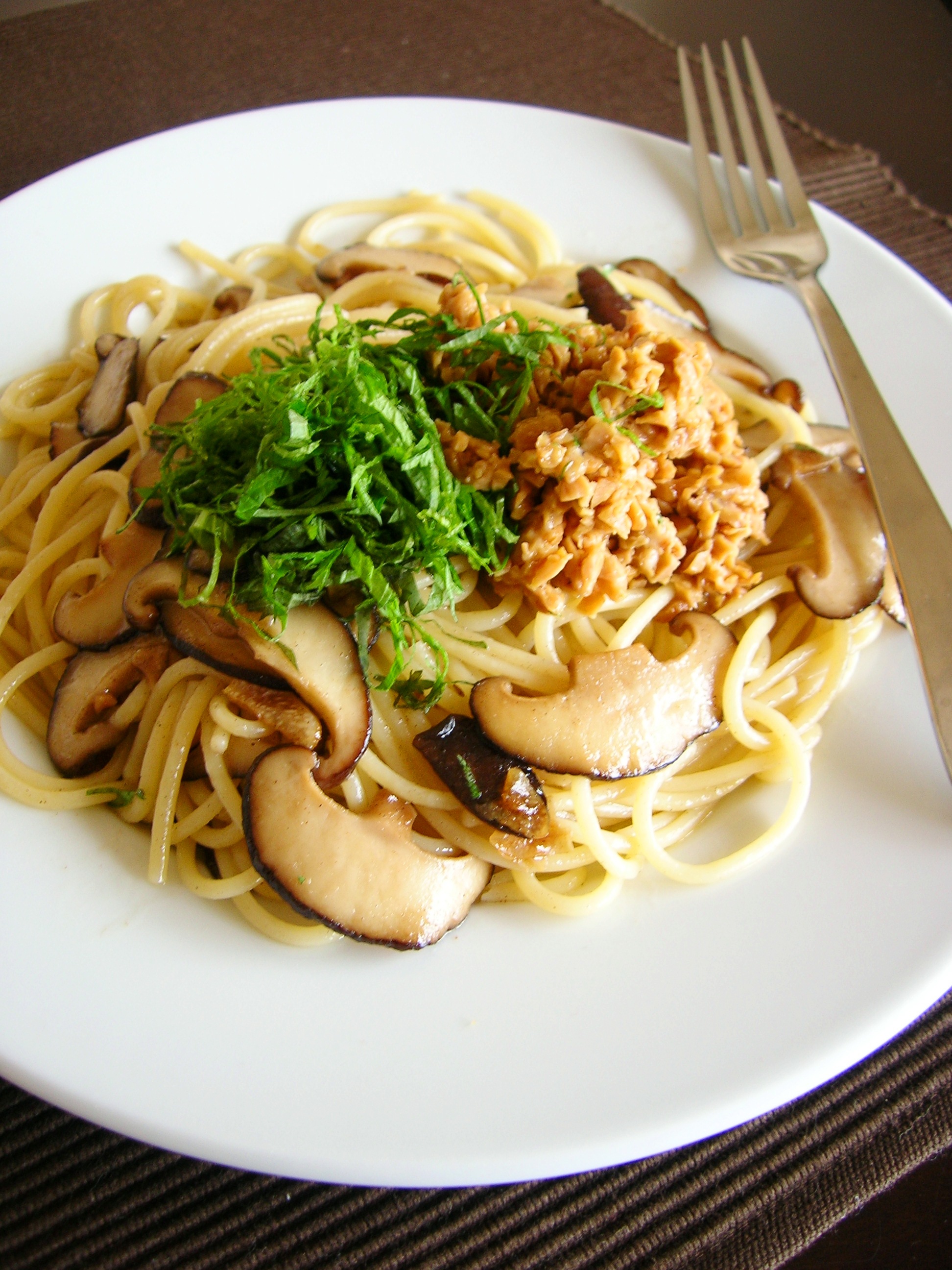 絶対うまいっ しいたけ納豆パスタ 家ごはん お試しあーれ