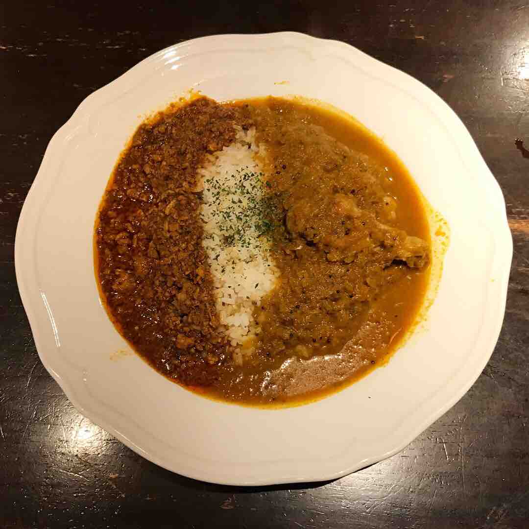 サンクチュアリ タヴァーン 谷町四丁目 平日ランチ限定 Barで食べられるレベルではない絶品カレーを Sanctuary Tavern 大阪 福岡 カレーステーション