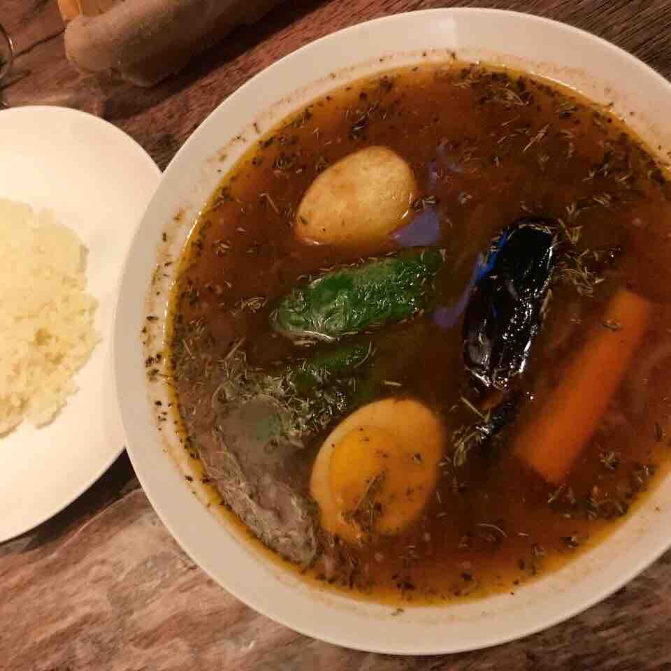 Atman 豊水すすきの 北海道 すすきののbarでスパイス浮かぶ薬膳的スープカレー スープカリィ アートマン 大阪 福岡カレーステーション