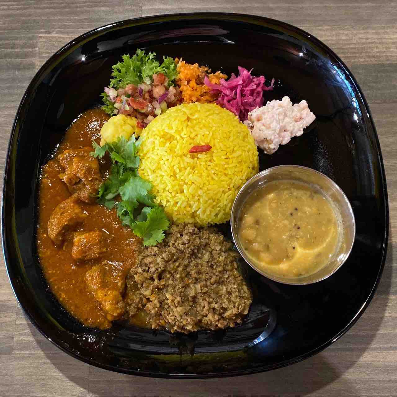 Sugar Spot 渡辺通 福岡 薬院や天神近くのオフィス街で美しい一皿 ガールズバーでランチ限定で味わえる間借りスパイスカレー チチケルカレー シュガースポット Curry 大阪 福岡カレーステーション Sugar Spot 渡辺通 福岡 薬院や天神近くのオフィス街で美しい一皿 ガールズバーでランチ限定で味わえる間借りスパイスカレー チチケルカレー シュガースポット Curry 大阪 福岡カレーステーション