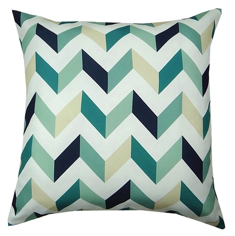明るいジグザグ柄のクッションカバー2