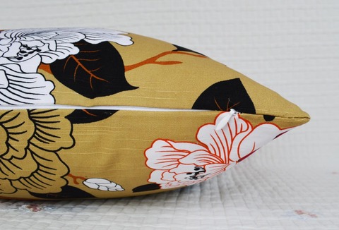 牡丹の花柄クッションカバー2