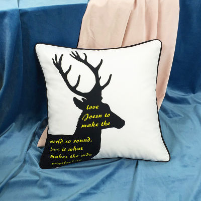 鹿の姿＋英文のクッションカバー