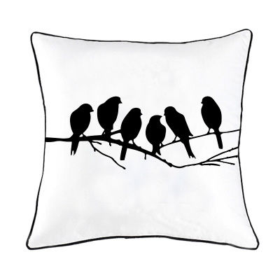 鳥の影を描いたクッションカバー