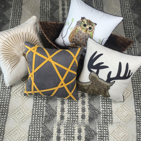 北欧シンプル黄色線入りクッションカバー　グレー