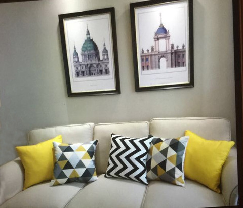 三角形のポップな幾何学柄のクッションカバー3