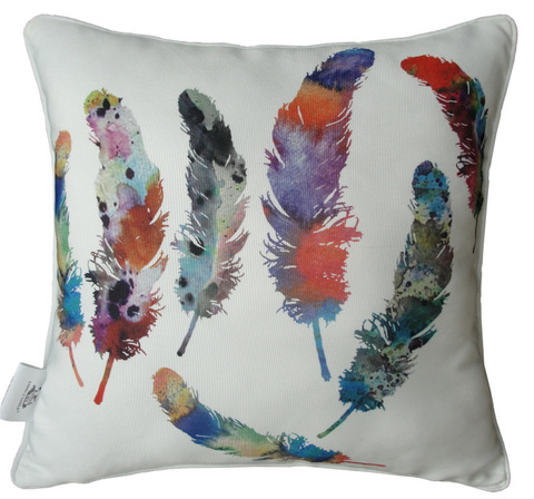 アーティステックな羽の柄のクッションカバー2